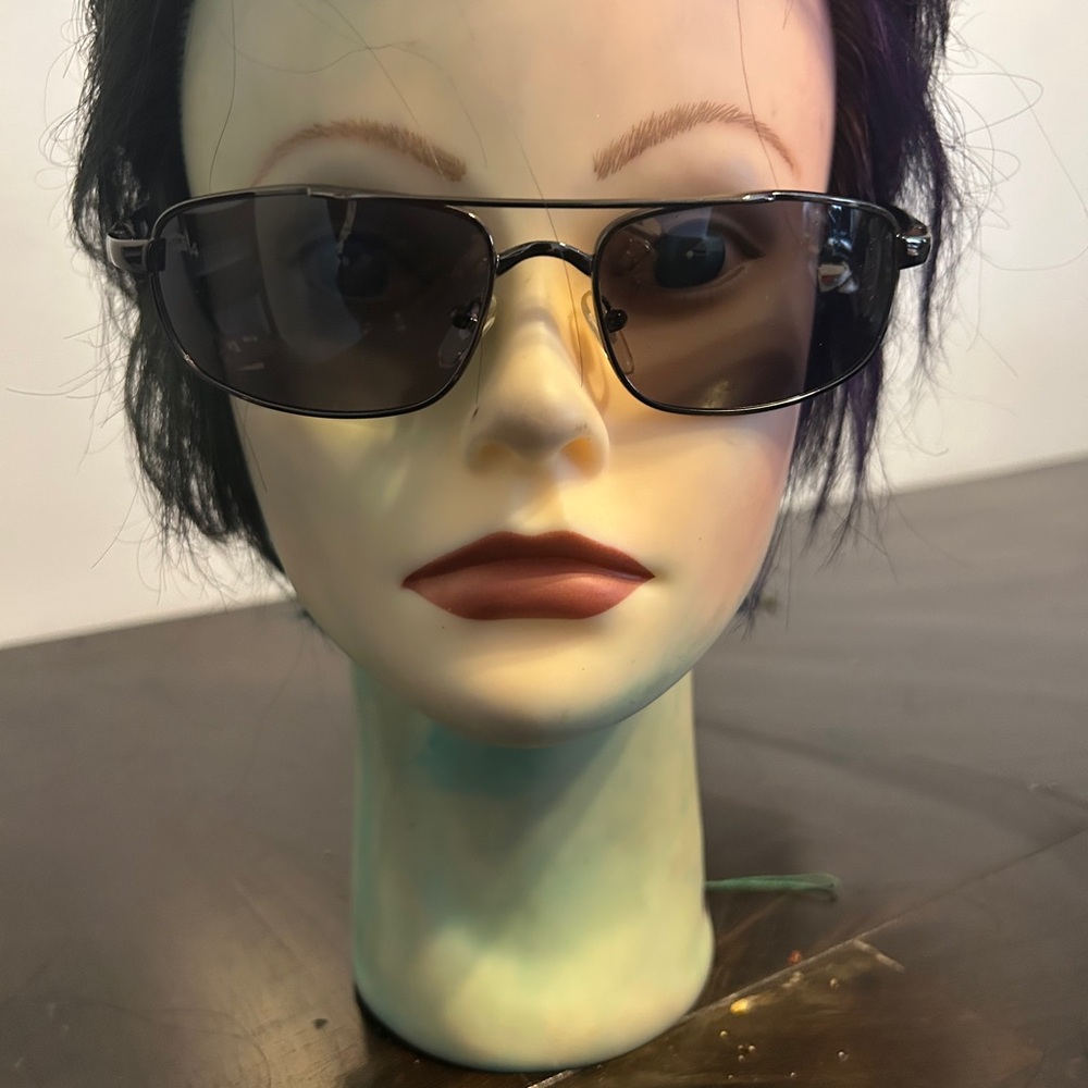 Classic Black Rimmed Women's Sunglasses - alterna eyewear Vanquish